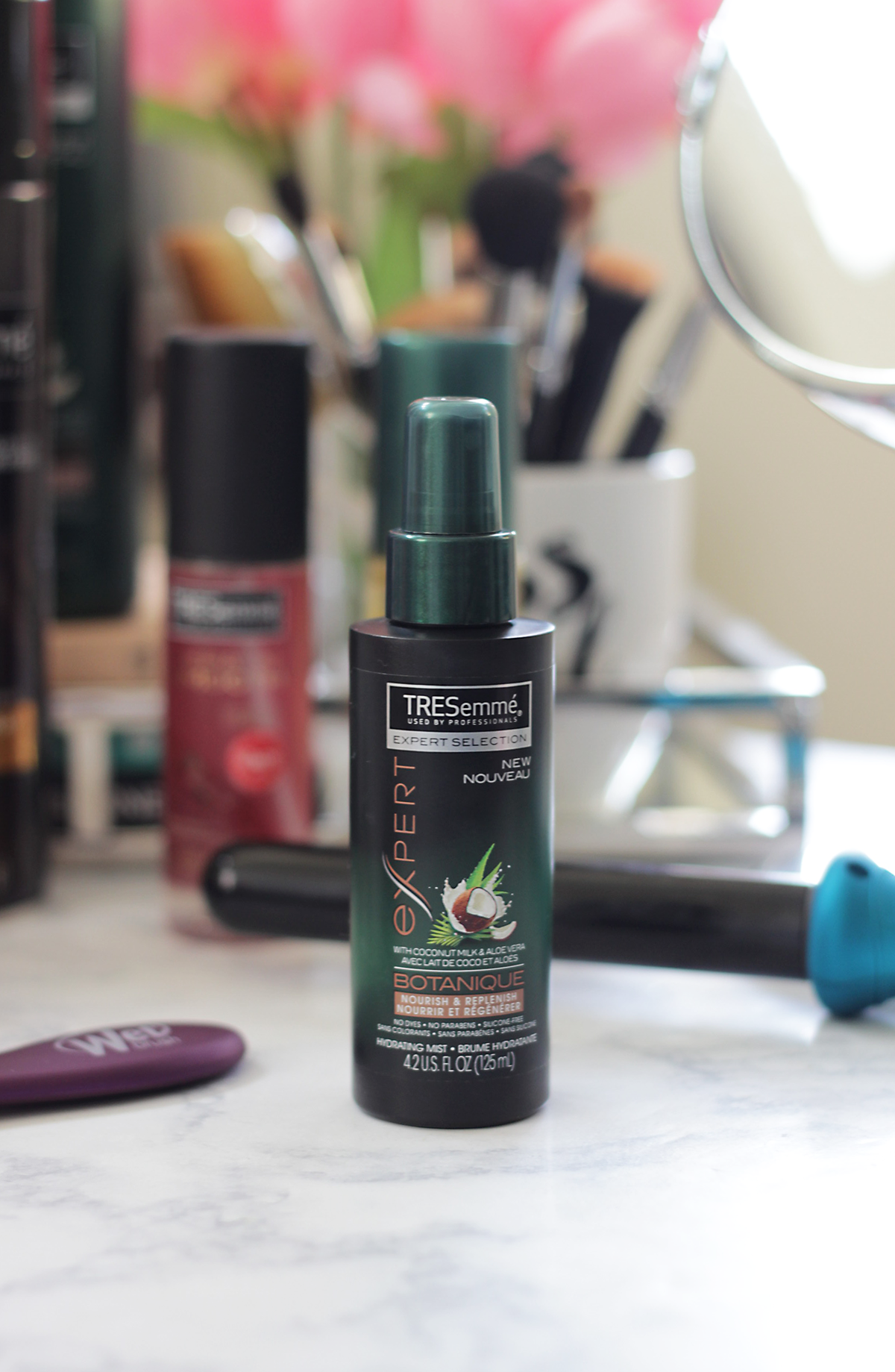 Is your hair looking dull, dry and tired this summer? Then you need to keep reading and see why Jamie is loving the new TRESemmé® Botanique Collection to bring her hair back to life. TRESemmé® Botanique Haircare is rocking the shelves this summer and giving your hair life instantly. - TRESemme - TRESemmé® Botanique- The Hair Care Edit- Makeup Life and Love