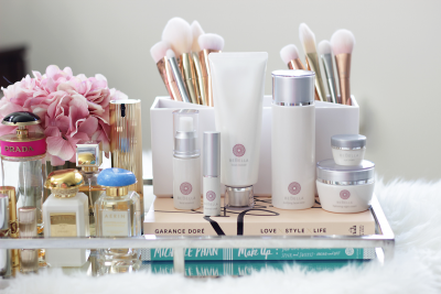 Probiotics in skincare? Yep, its a thing now and seriously it's what unicorns are made of. Find out more about what all probiotics in skincare can do today and how you should incorporate them now. - Makeup Life and Love- BeBe and Bella Skincare- BeBella- Probiotics