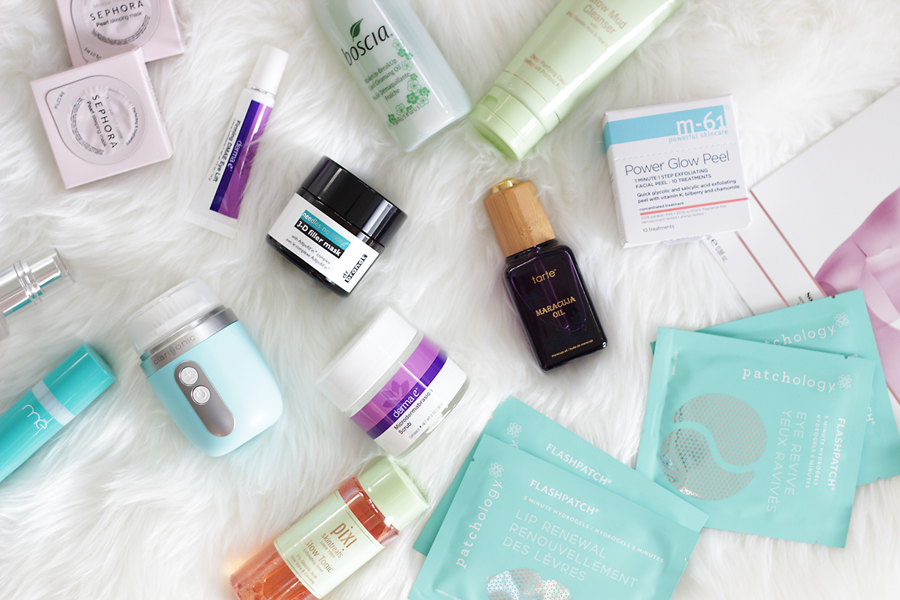 Stuck on what to get the girl who has her skincare regimen down to a science? Today I have rounded up the best of the best in skincare for the Skincare Guru Gift Guide. Keep reading and see if any of your favorites made the cut. -Makeup Life and Love- Skincare Guru Gift Guide- Beauty