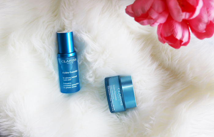 Is anyone else out there suffering from dry skin this winter? Winter this year has been a bit weird for my skin, thankfully I found a new Super Quenching Duo that has brought my skin back to life. Let's see why you need this Hydra-Essentiel Duo in your life NOW!
