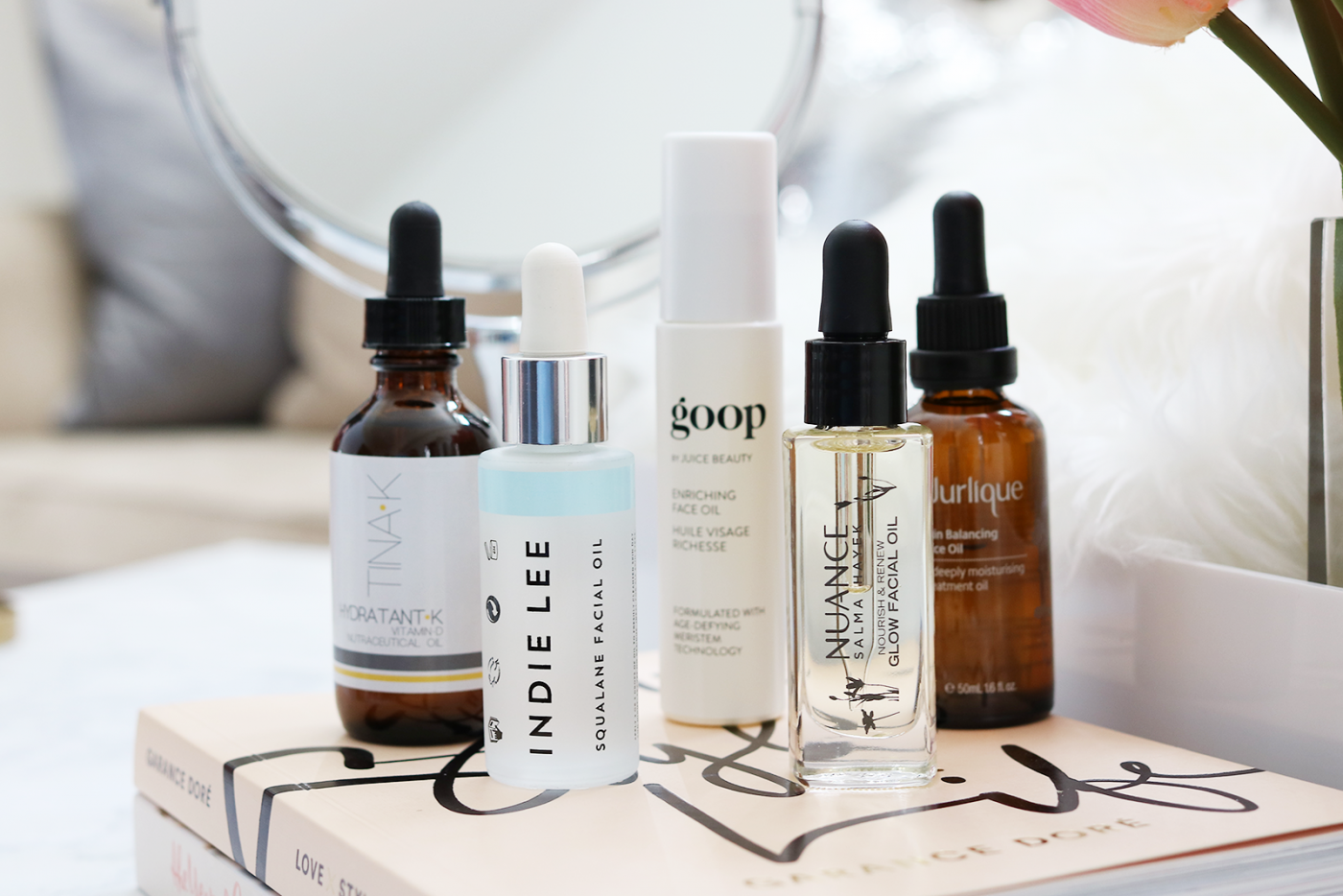 Today we are chatting about face oils, why you need them, what they are for, and last but not least which are my current faves. So what are you waiting for? Let’s dive right in and get oiled up.