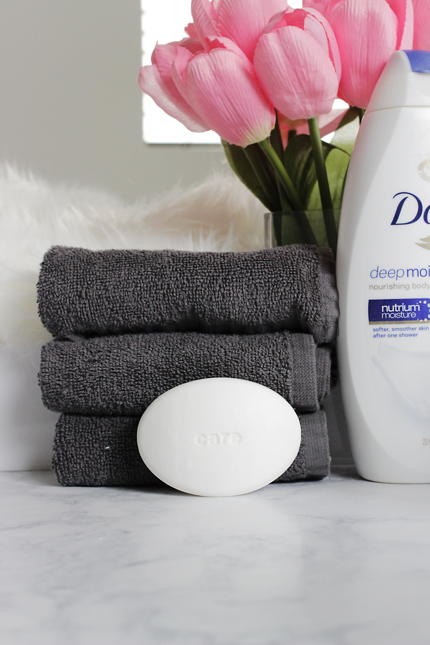 The only person you are destined to become is the person you decide to be... Today we are teaming up with Dove to share five easy tips to start embracing yourself TODAY + a giveaway to help you #RaiseTheBeautyBar!