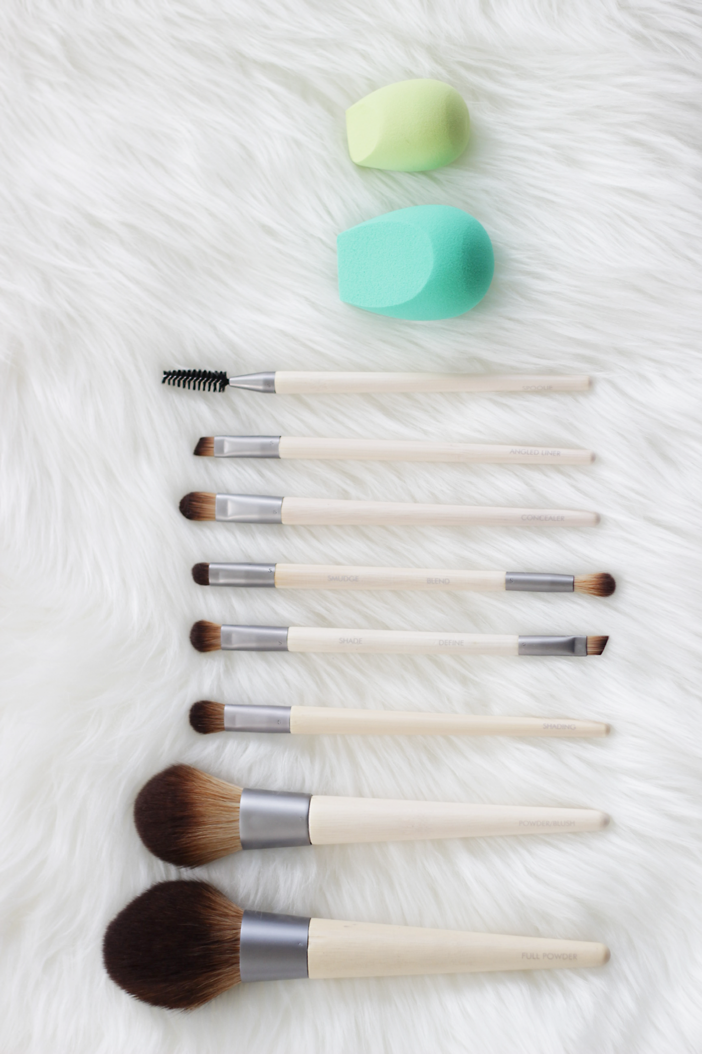 We all love makeup right? But when it comes to brushes we are at times a bit clueless about what brush to use with what? We have you covered, today we are chatting Essential Makeup Brushes and the hows and whys to use them.