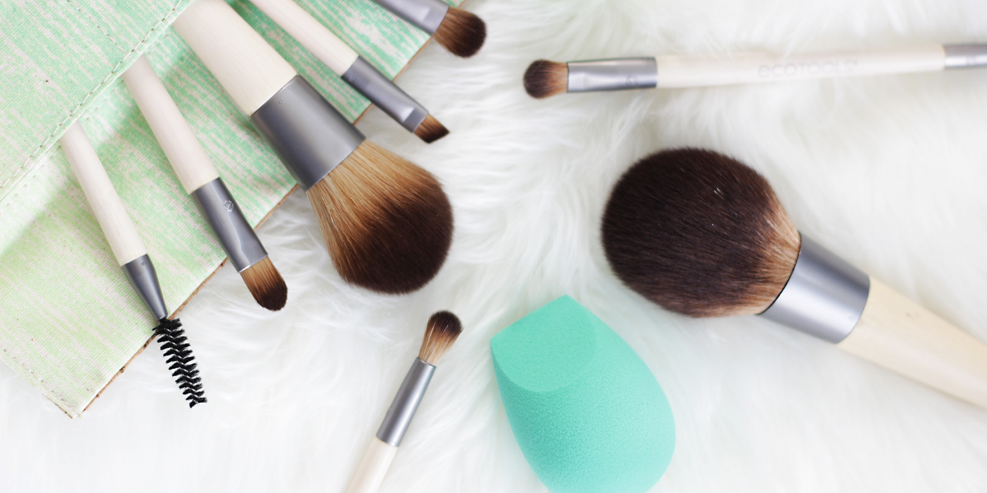 We all love makeup right? But when it comes to brushes we are at times a bit clueless about what brush to use with what? We have you covered, today we are chatting Essential Makeup Brushes and the hows and whys to use them.