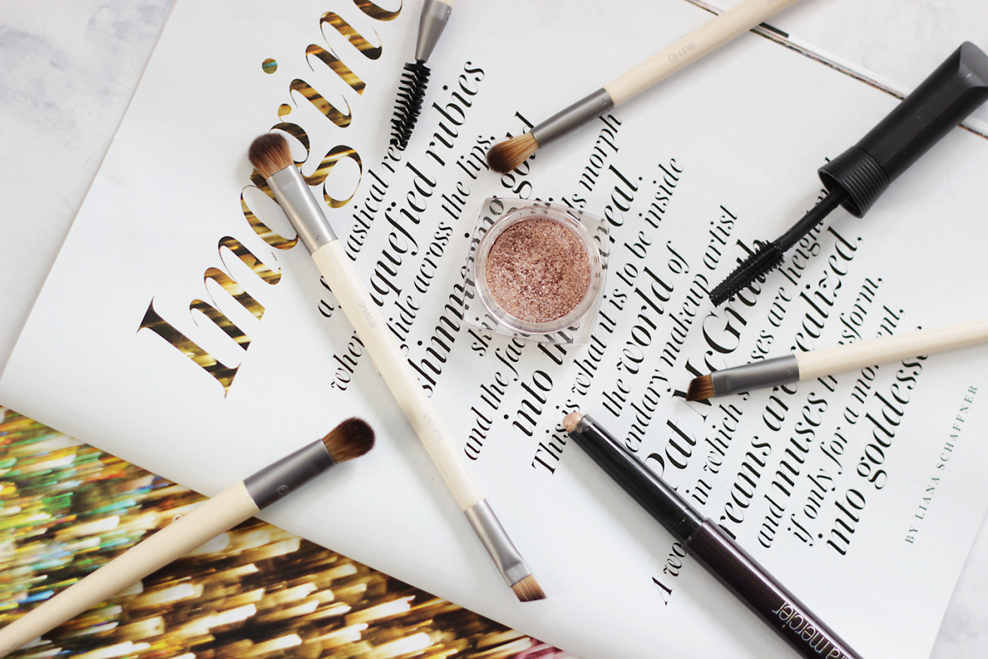 We all love makeup right? But when it comes to brushes we are at times a bit clueless about what brush to use with what? We have you covered, today we are chatting Essential Makeup Brushes and the hows and whys to use them.