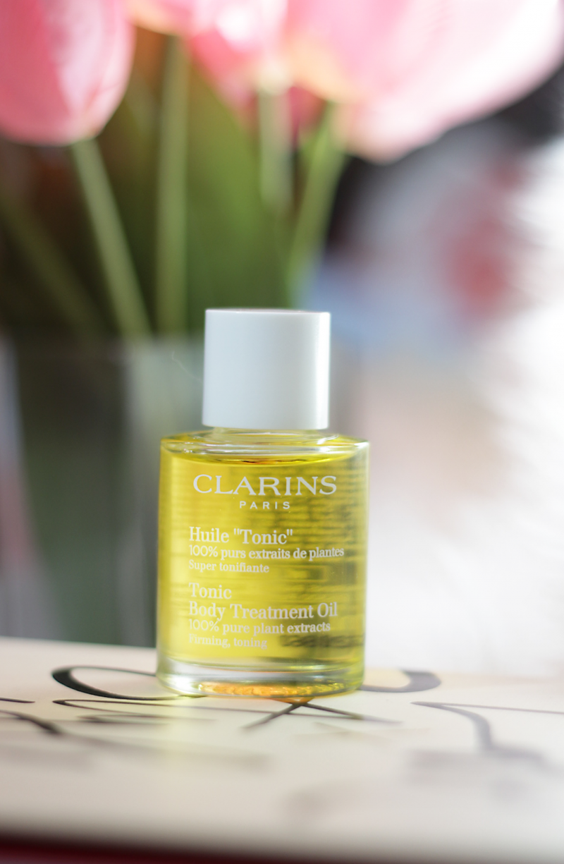 Oil tonic. Clarins huile Tonic body treatment Oil. Clarins body Oil. Tonic treatment Oil Clarins. Clarins Tonic body treatment.