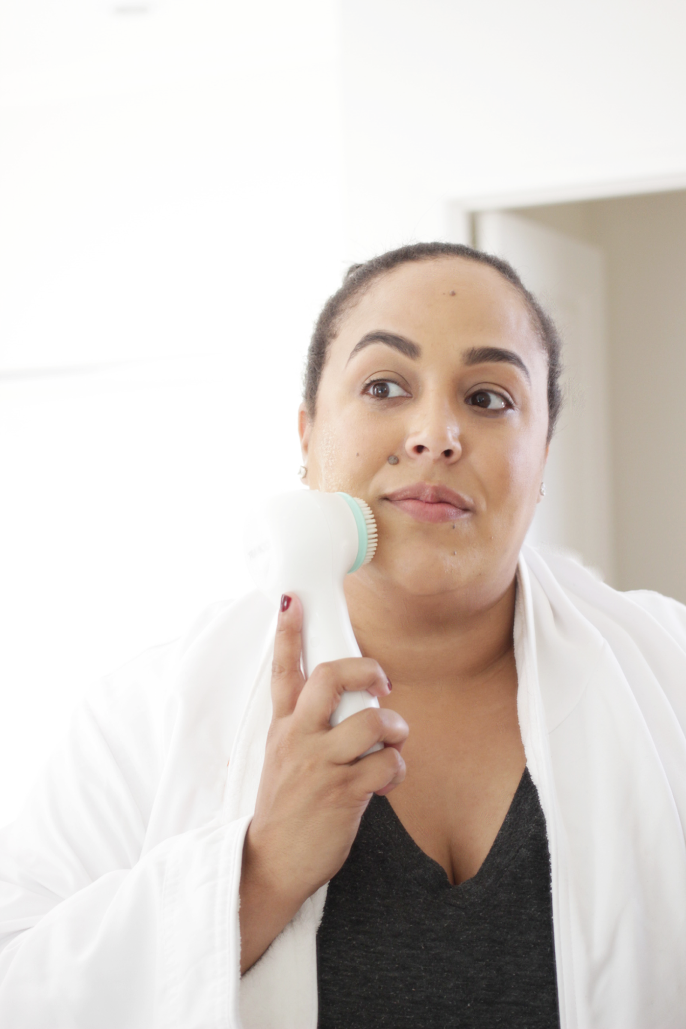 Like any beauty junkie my physical approach to beauty used to be products, products and more products. However as I enter my mid 30’s I am all about the skin. Keep reading to see how this Easy DIY At Home Facial is changing the skincare game for good….