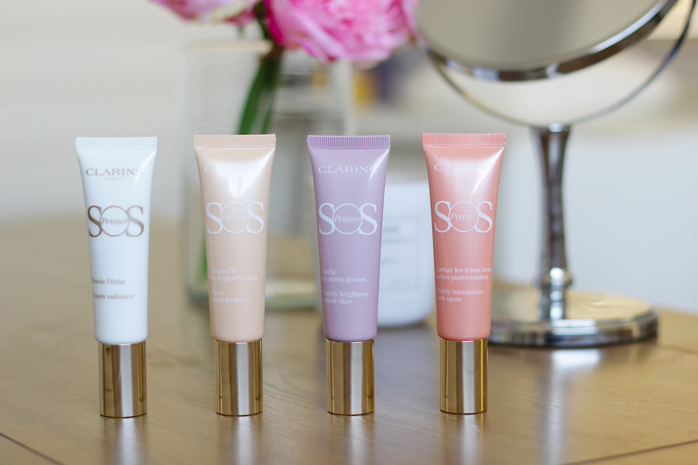 In need of a quick skin pick me up this spring? See why you need a primer in your life ASAP with these perfect Clarins SOS Primers!