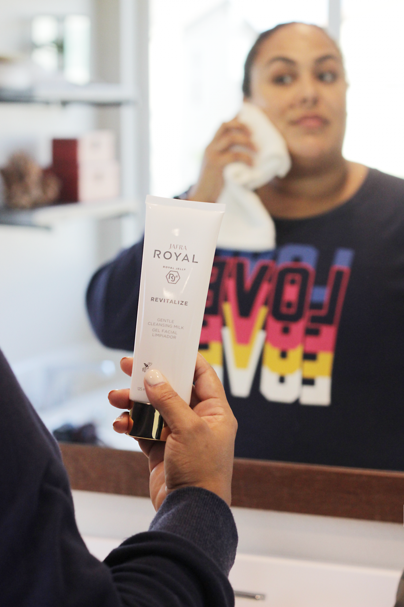 Curious why you need to try JAFRA ROYAL Revitalize? Los Angeles Skincare Blogger Makeup Life and Love is sharing her new found love for JAFRA ROYAL Revitalize here!