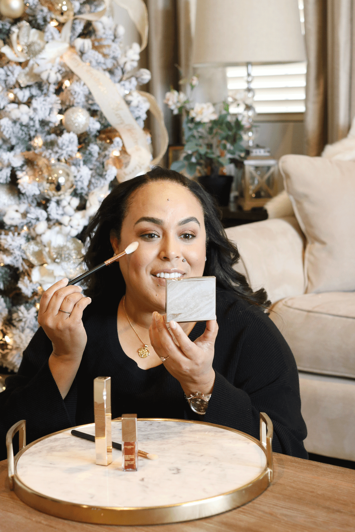 Looking for an easy holiday beauty look? Los Angeles Blogger Makeup Life and Love is sharing her easy holiday beauty look in 3 easy steps thanks to Clarins Shimmer and Shine collection! See them here!