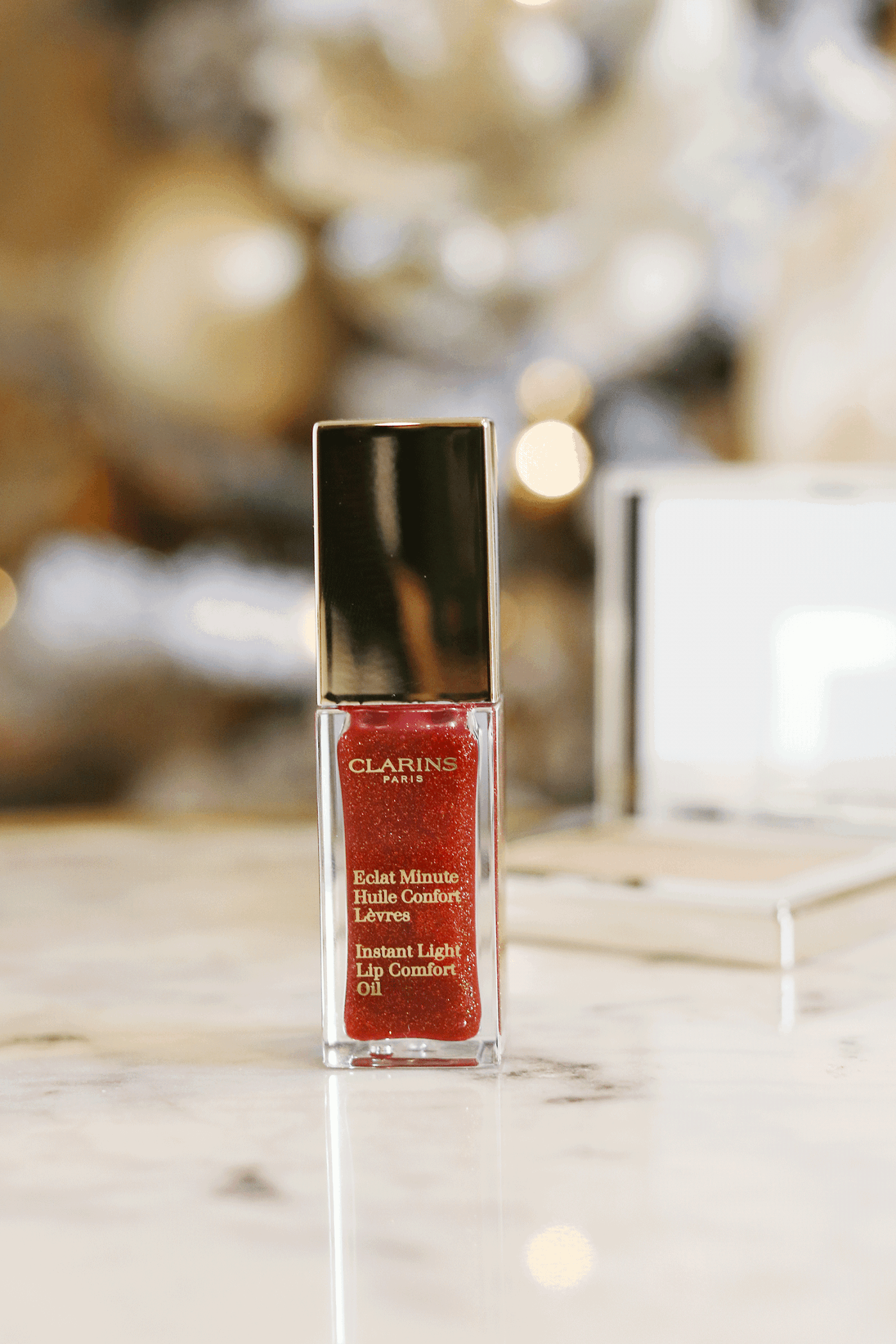 Bookmark this post ASAP if you are looking for an easy holiday beauty look. Los Angeles Blogger Makeup Life and Love is sharing her easy holiday beauty look in 3 easy steps thanks to Clarins Shimmer and Shine collection! See them here!