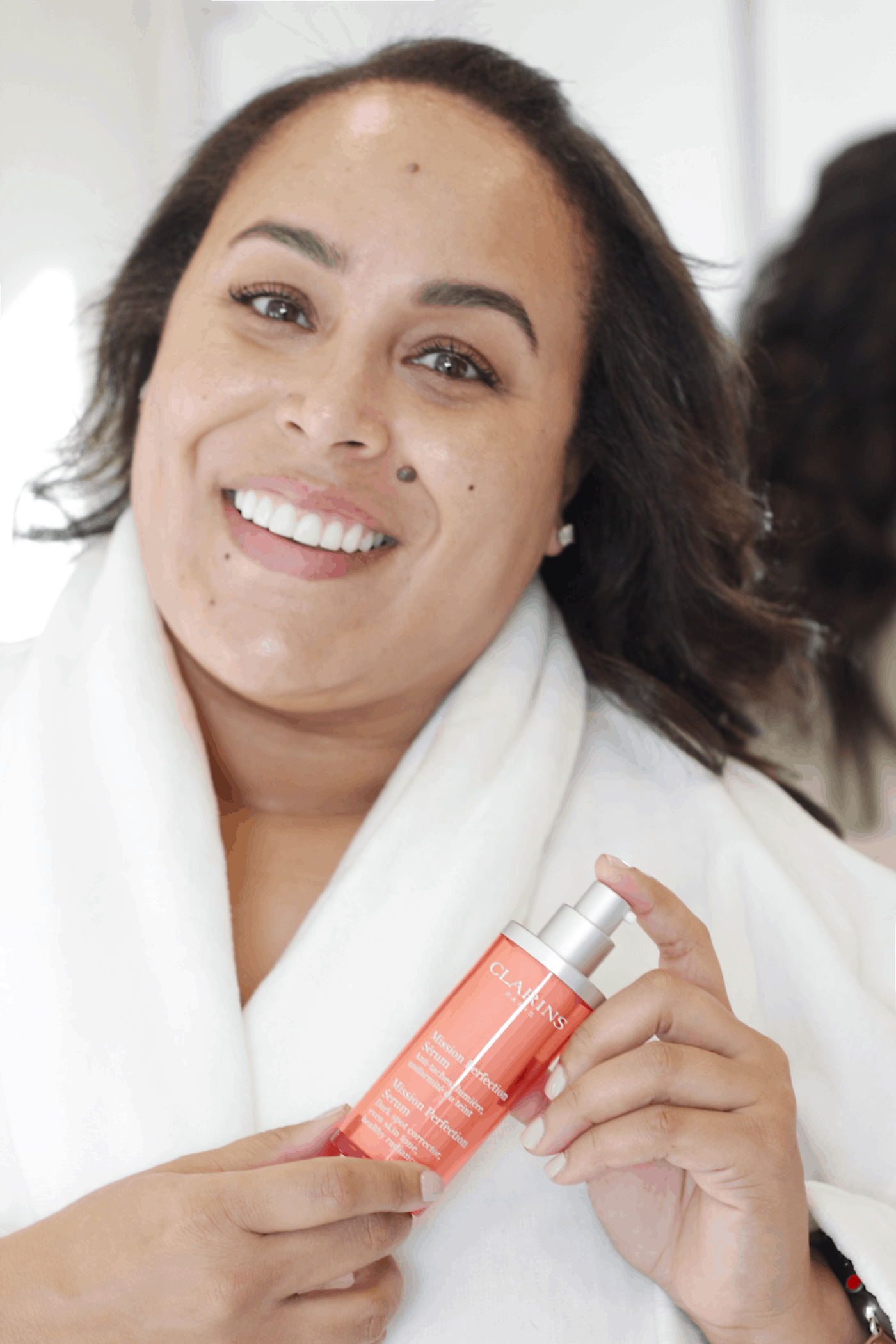 Curious how to get rid of dark spots and uneven skin tone? Makeup Life and Love is sharing her newest obsession to help you say goodbye to dark spots and uneven skintone both gently and effectively. Click to read it here!