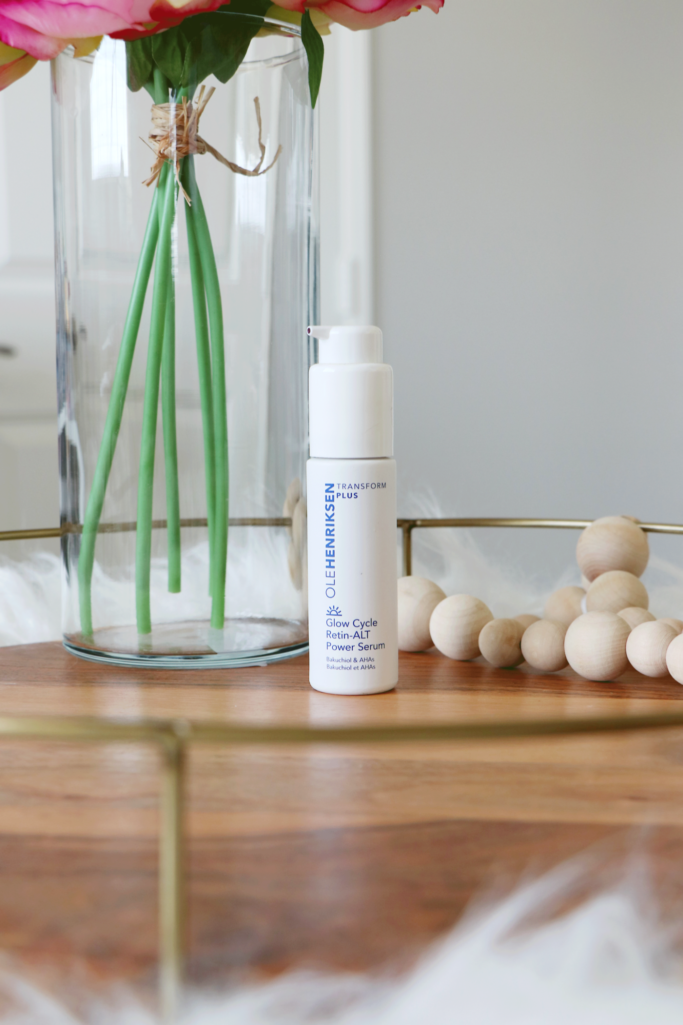 So you want to use a retinol but aren't sure where to start? Makeup Life and Love is sharing the rundown on why and how to use a retinol effectively. Click to see the how's and why's of retinol HERE!