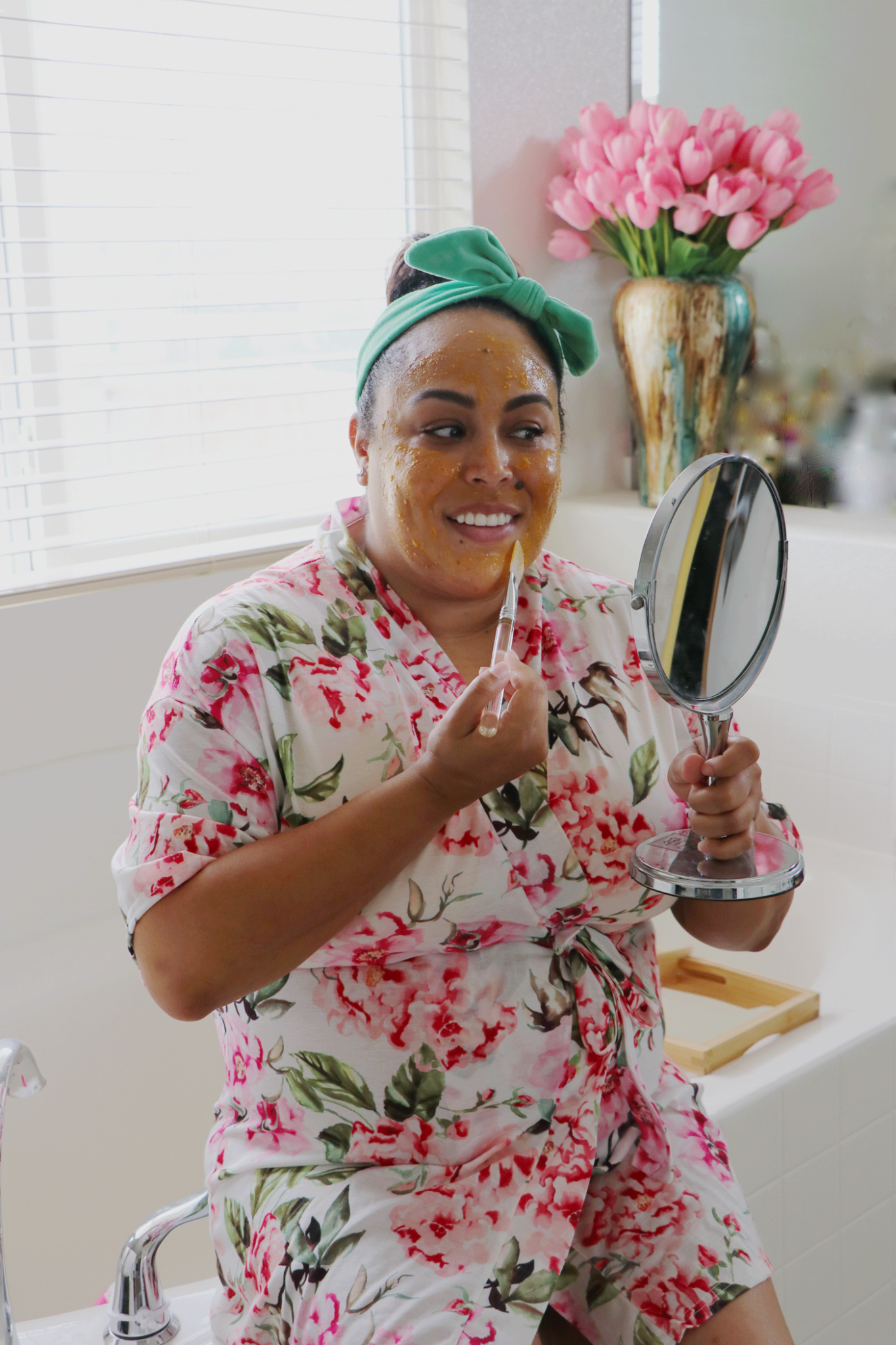 Curious about a Vitamin C Peel? Los Angeles skincare influencer Makeup Life and Love is sharing why the DERMA E Instant Radiance Vitamin C Peel is one everyone should try in their regimen ASAP! 