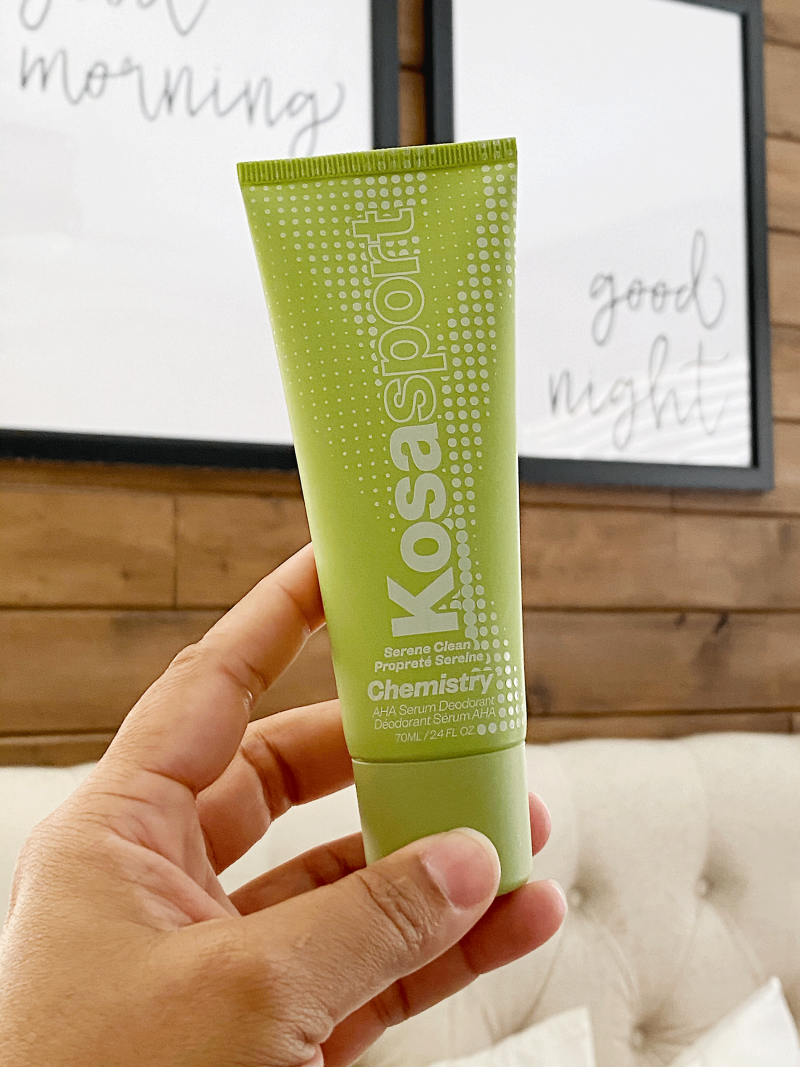 Looking for a clean deodorant? Los Angeles blogger Jamie Lewis is sharing a clean deodorant that leaves you smelling fresh and clean all day! See it HERE!