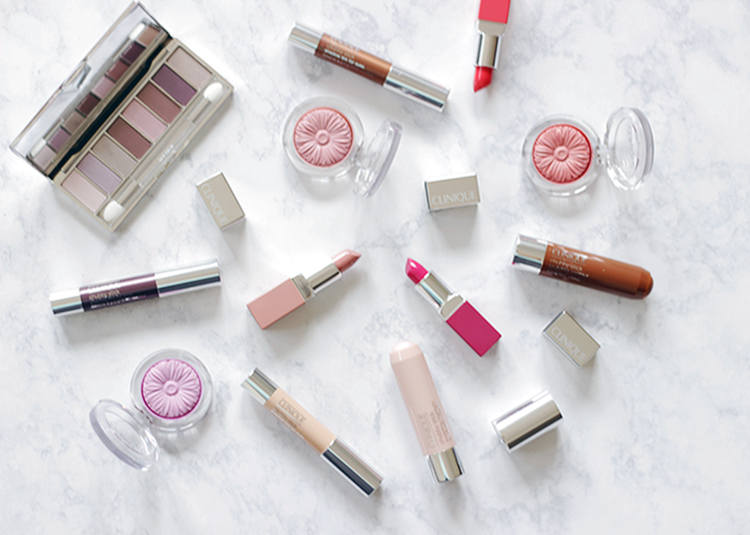 Time to jump your beauty regimen into high gear with a bit of help from Clinique. Time to get Colour Popping with Clinique and their new Pop Lip Color Lipsticks.