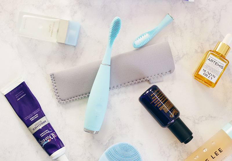 FOREO ISSA Hybrid - It is time for a whole new kind of teeth cleansing, thankfully FOREO has launched the FOREO ISSA Hybrid and let me tell you it is AMAZINGNESS! The FOREO ISSA Hybrid will seriously rock your world! Find out why HERE >> https://makeuplifelove.com- FOREO ISSA Hybrid