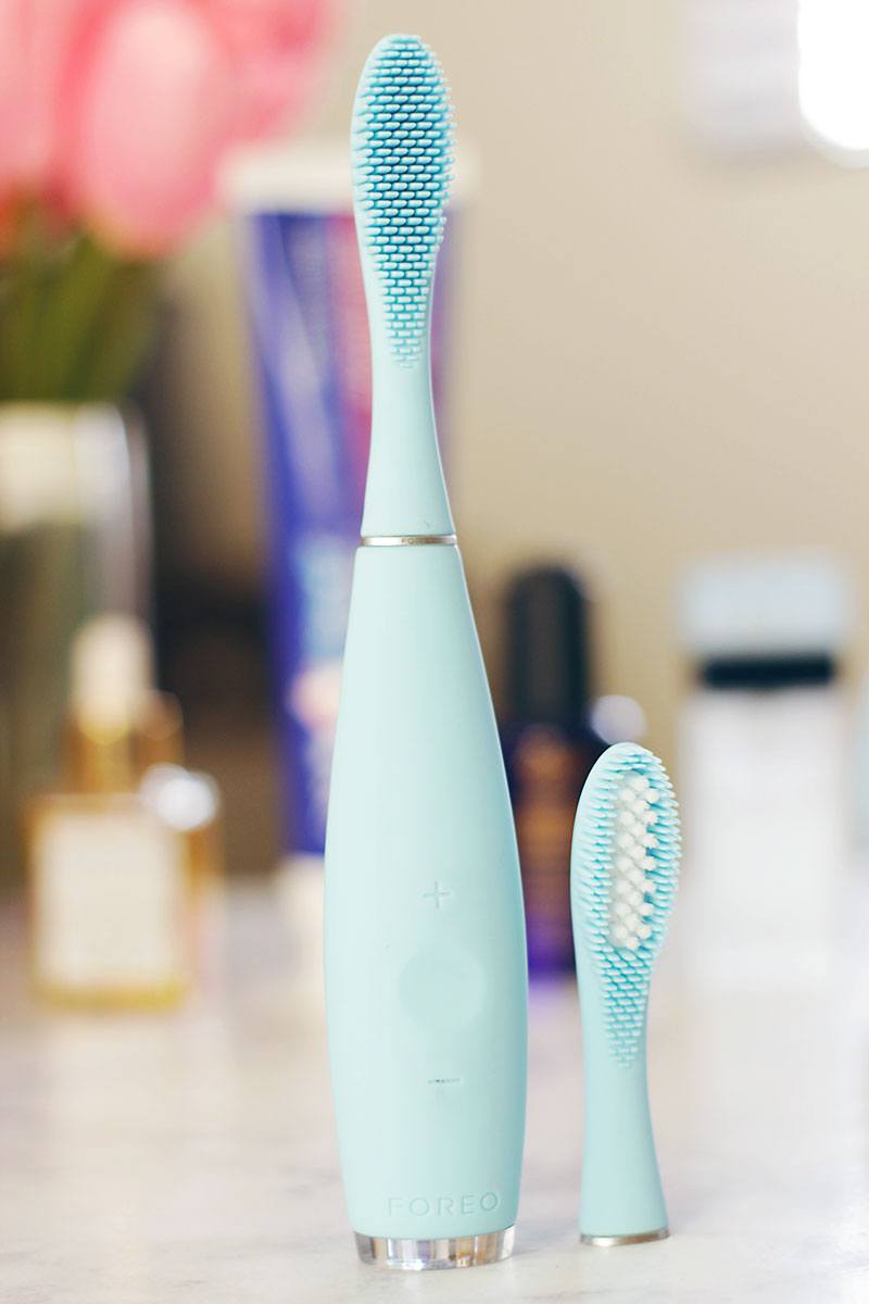 FOREO ISSA Hybrid - It is time for a whole new kind of teeth cleansing, thankfully FOREO has launched the FOREO ISSA Hybrid and let me tell you it is AMAZINGNESS! The FOREO ISSA Hybrid will seriously rock your world! Find out why HERE >> https://makeuplifelove.com