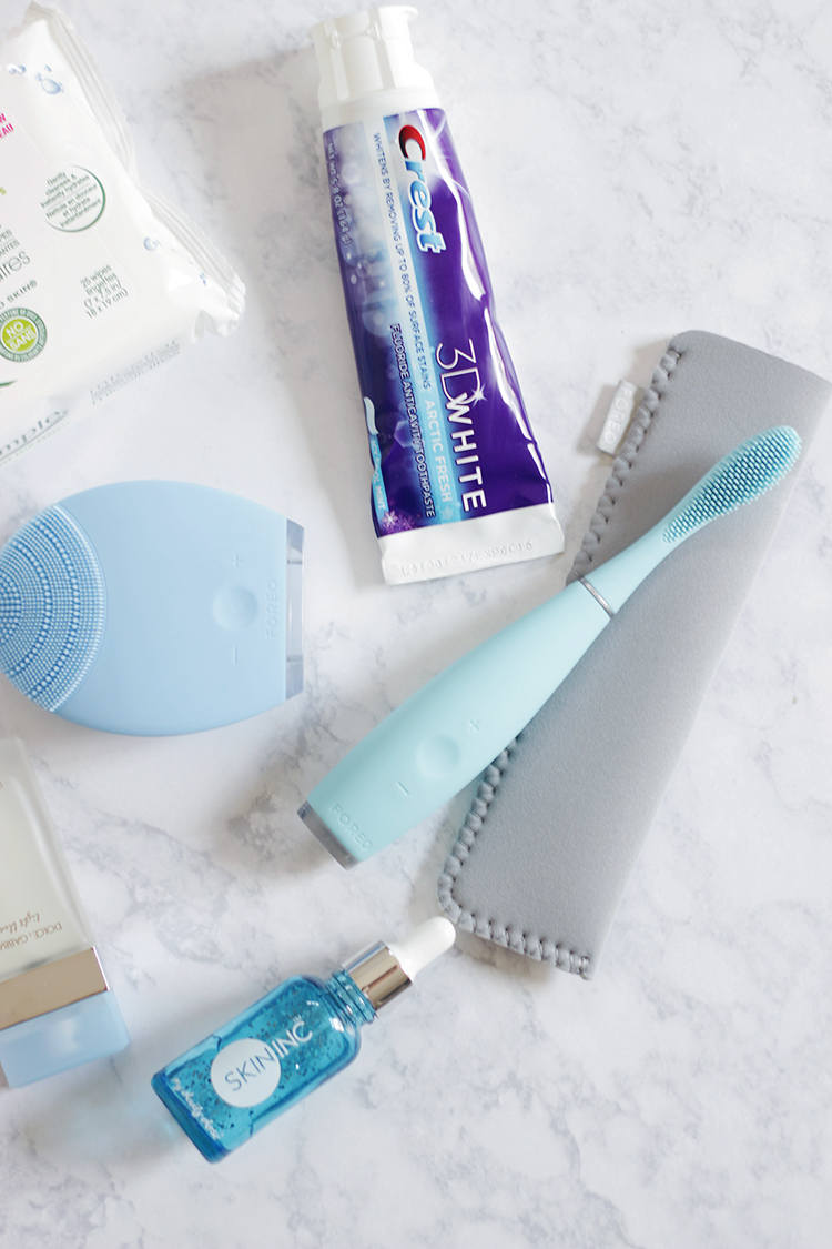 Time to get healthy teeth and a perfect smile in time for school. See why the Foreo ISSA needs to make it into your teeth cleansing arsenal now- ISSA- Foreo ISSA-Foreo