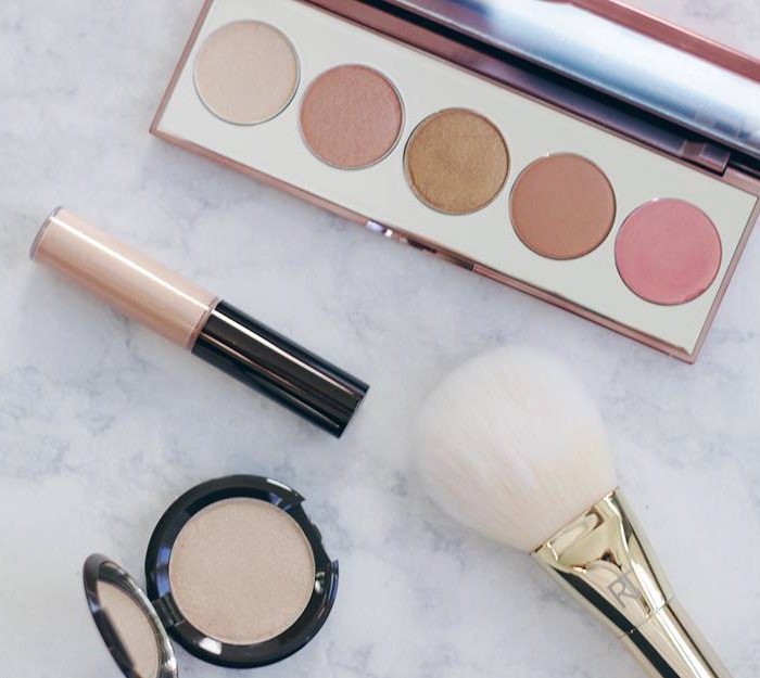Get a jump start on the weekend with a awesome BECCA giveaway! Enter now to win a GREAT BECCA prize! Makeup Life and Love