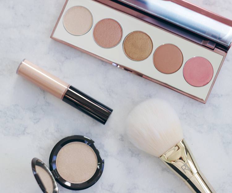 Get a jump start on the weekend with a awesome BECCA giveaway! Enter now to win a GREAT BECCA prize! Makeup Life and Love